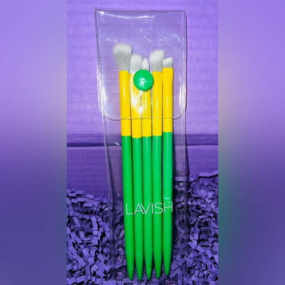 Lavish Cosmetics Essential Eye Collection Handcrafted Brushes - Picture 1 of 5